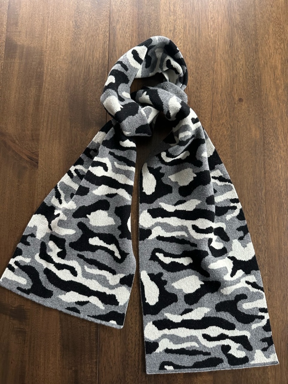 Men's Camouflage Knit Scarf in Black, Gray & White, Made in Italy! 🇮🇹